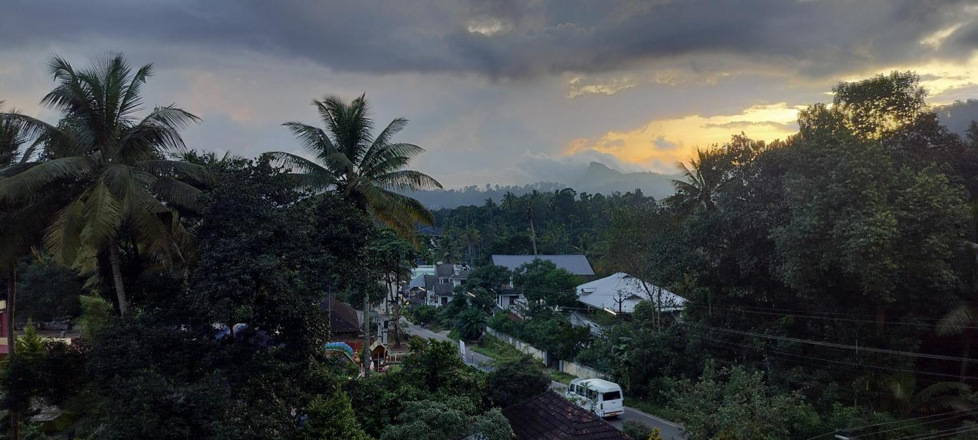 Himadri Munnar Holidays Екстериор снимка